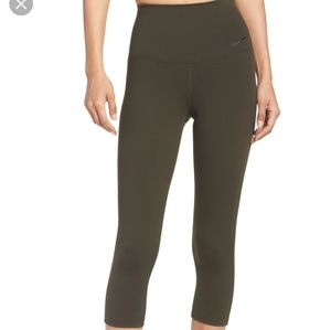 Nike leggings